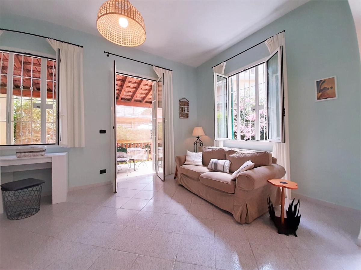 Villa La Casetta Con Giardino A 30 M Dal Mare San Bartolomeo Al Mare Bagian luar foto
